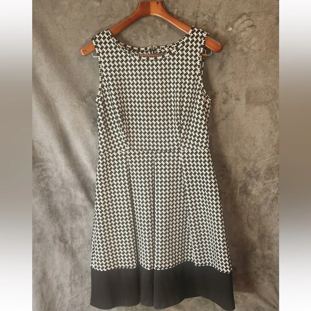 Chic Calvin Klein Houndstooth Sleeveless Dress - Picture 2 of 9
